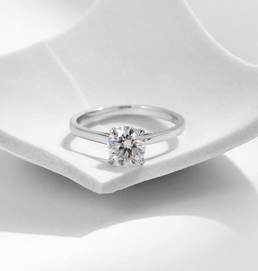 Moissanite Minimalistic Classic Entry Luxe Wedding Ring