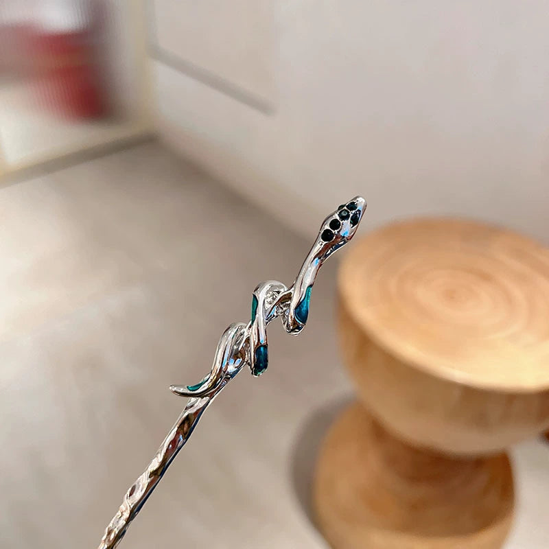 Chic Silver Snake Twining Hairpin