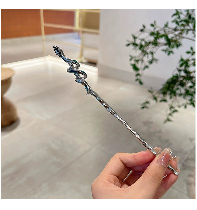 Chic Silver Snake Twining Hairpin