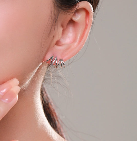 Minimalism Chic Statement Ear Cuff with a Penetrating Twist