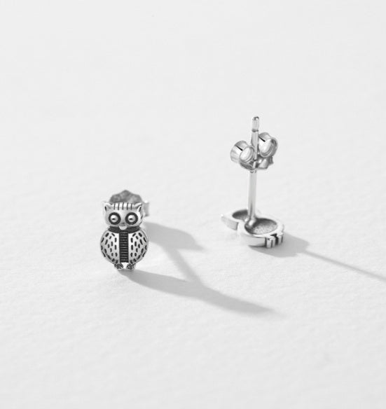 Novel Design Mini Vintage Distressed Owl Stud Earring