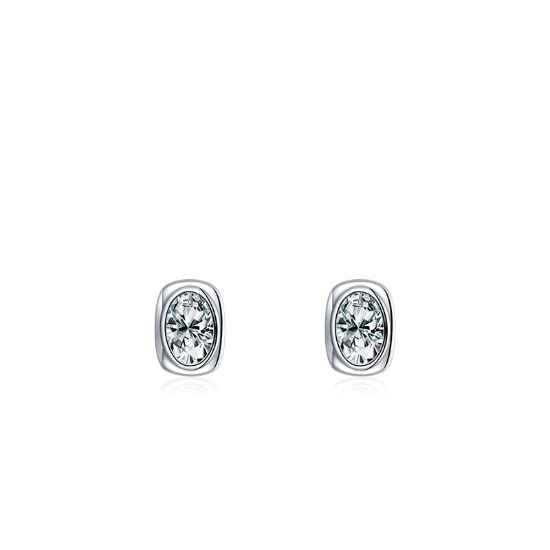 Retro European-style Entry Luxe Simulated Diamond Ear studs