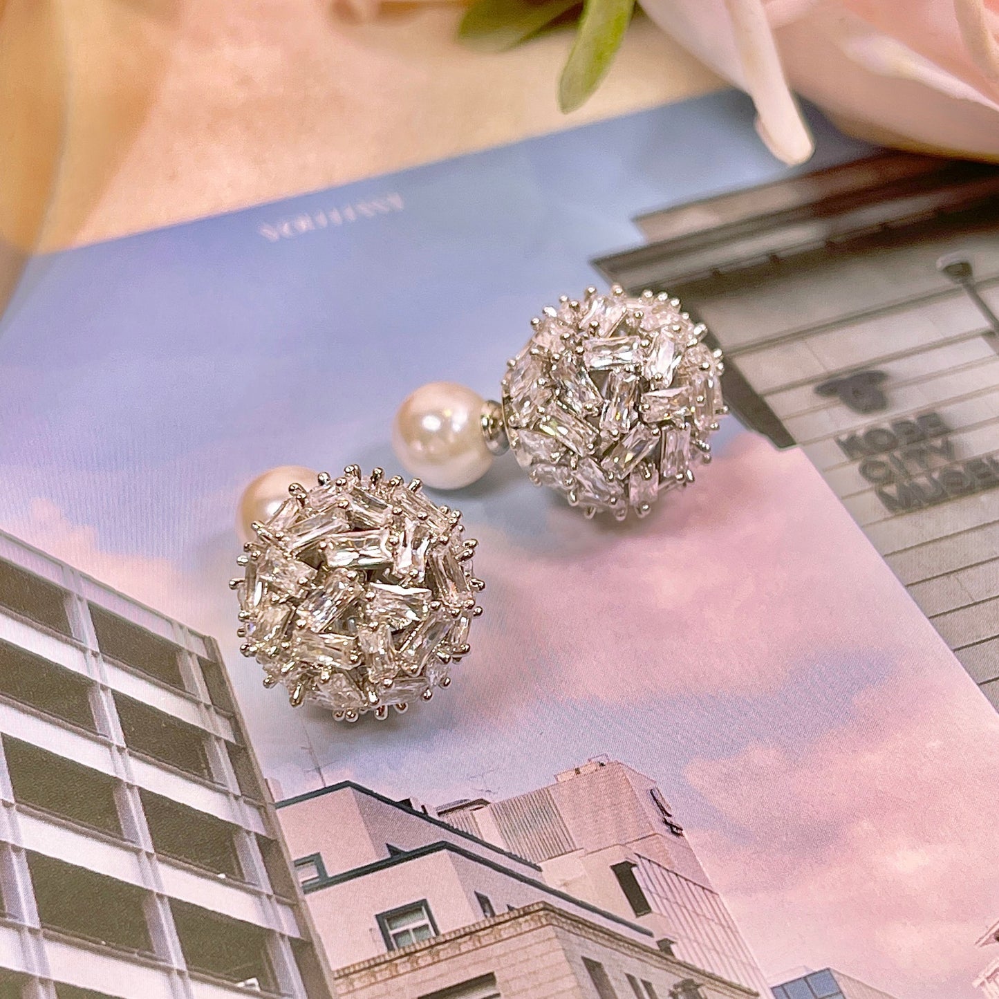 Elegant Upscale Dazzling Zircon Stud Earring