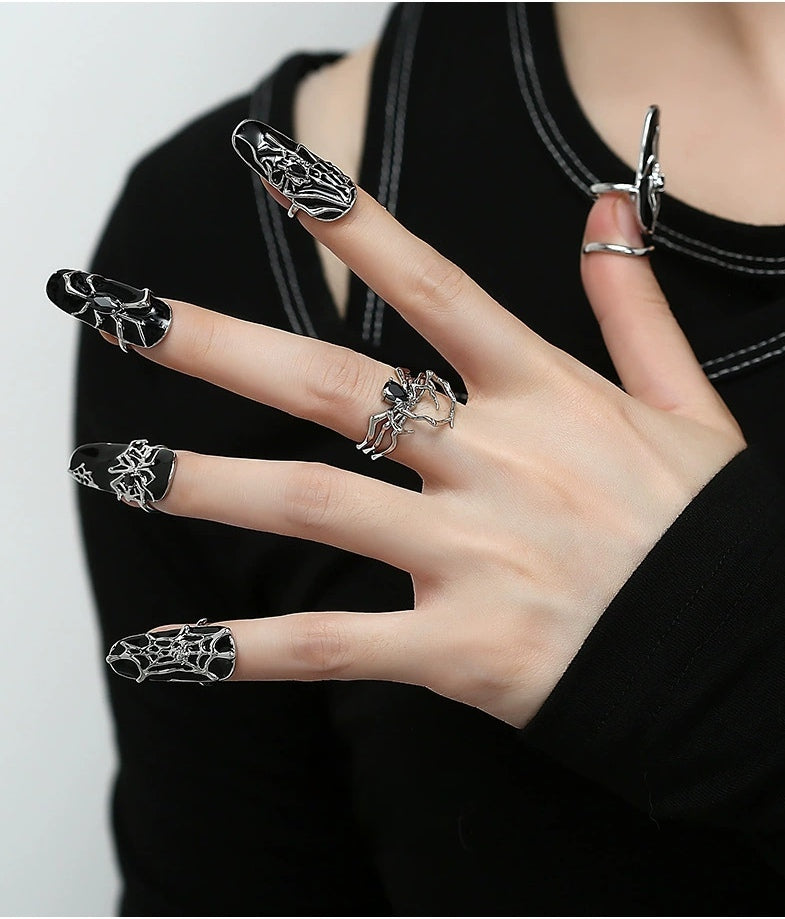 Chic Gothic Spider Ring