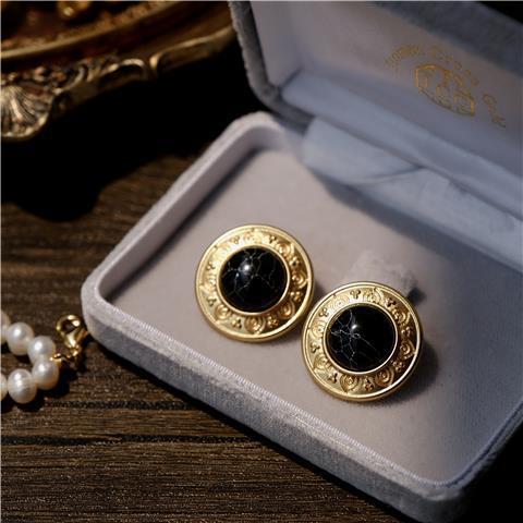 Vintage Stylish Yellow Gold with Black Onyx Button Stud Earring