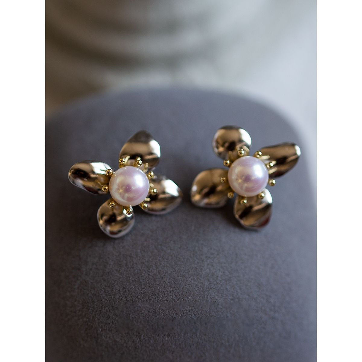 Flower Pearl Stud Earring