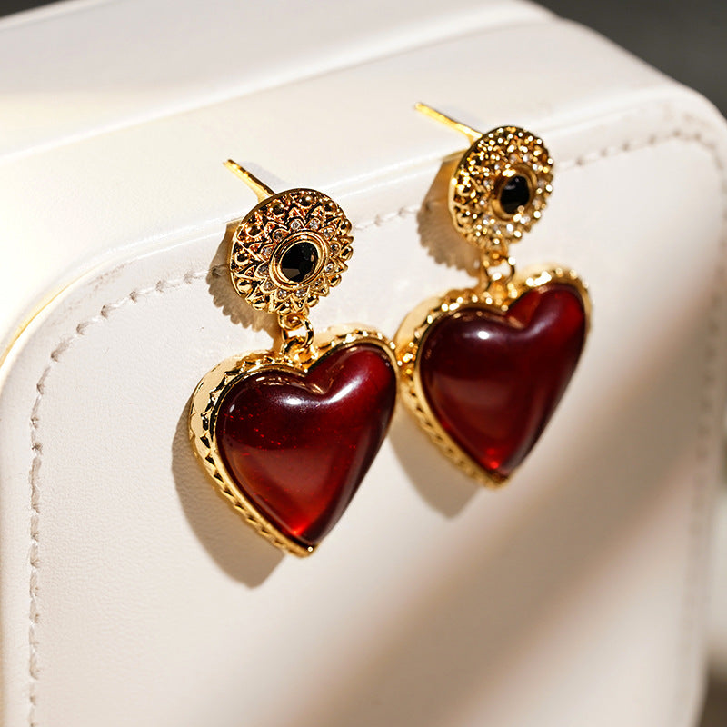 Vintage Chic Heart Rhinestone Earring