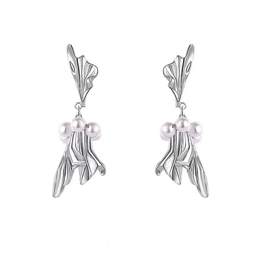 Designer Modern Silver Butterfly & Pearl Earring