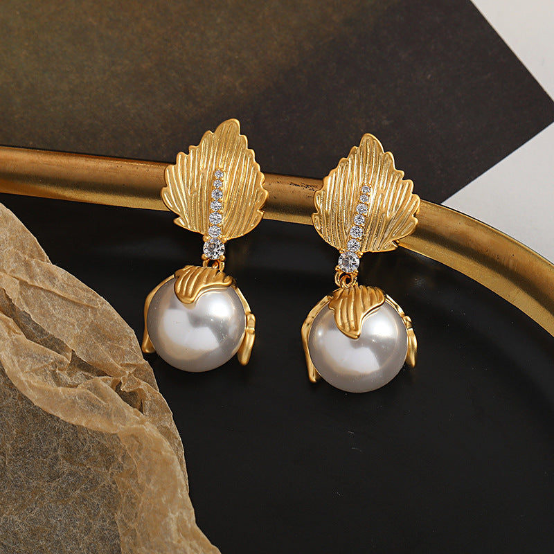 Chic Gold Leaves and Pearl Rhinestone Drop Earring