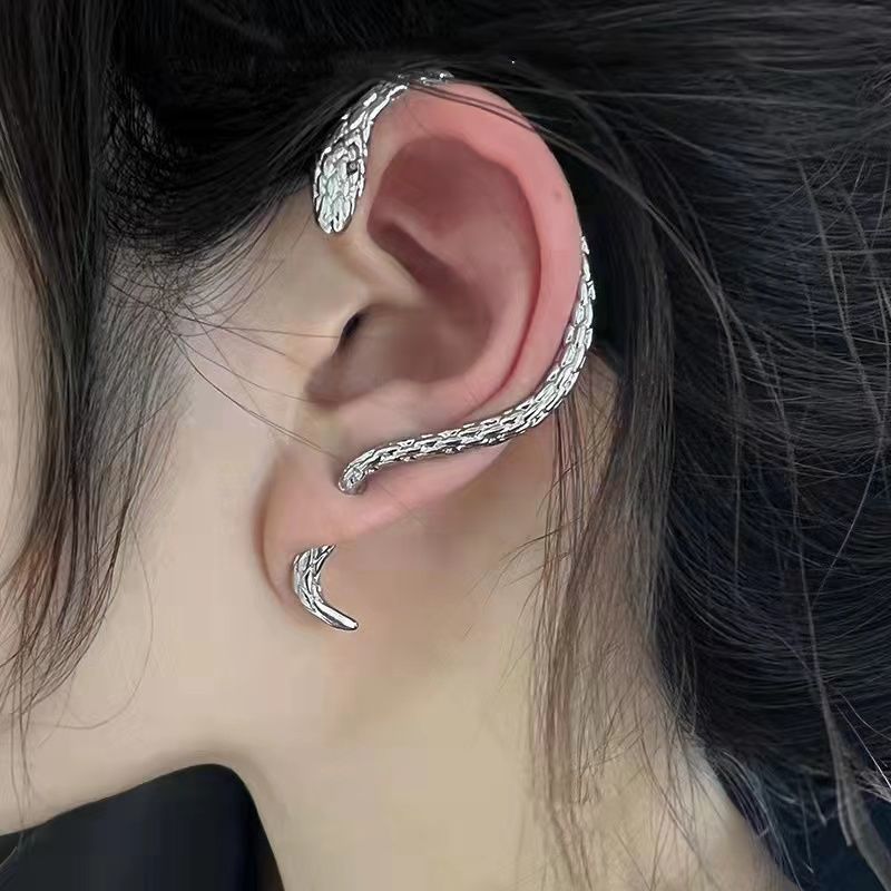 Designer Chic Silver Metal Snake  Ear Cuff