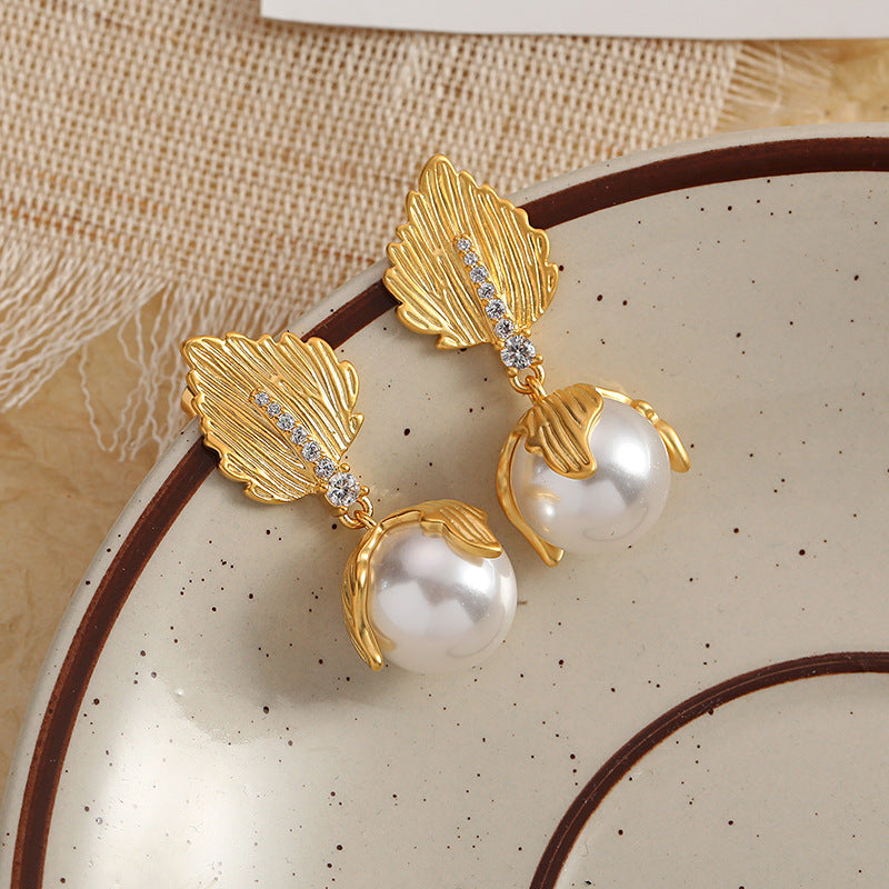 Chic Gold Leaves and Pearl Rhinestone Drop Earring