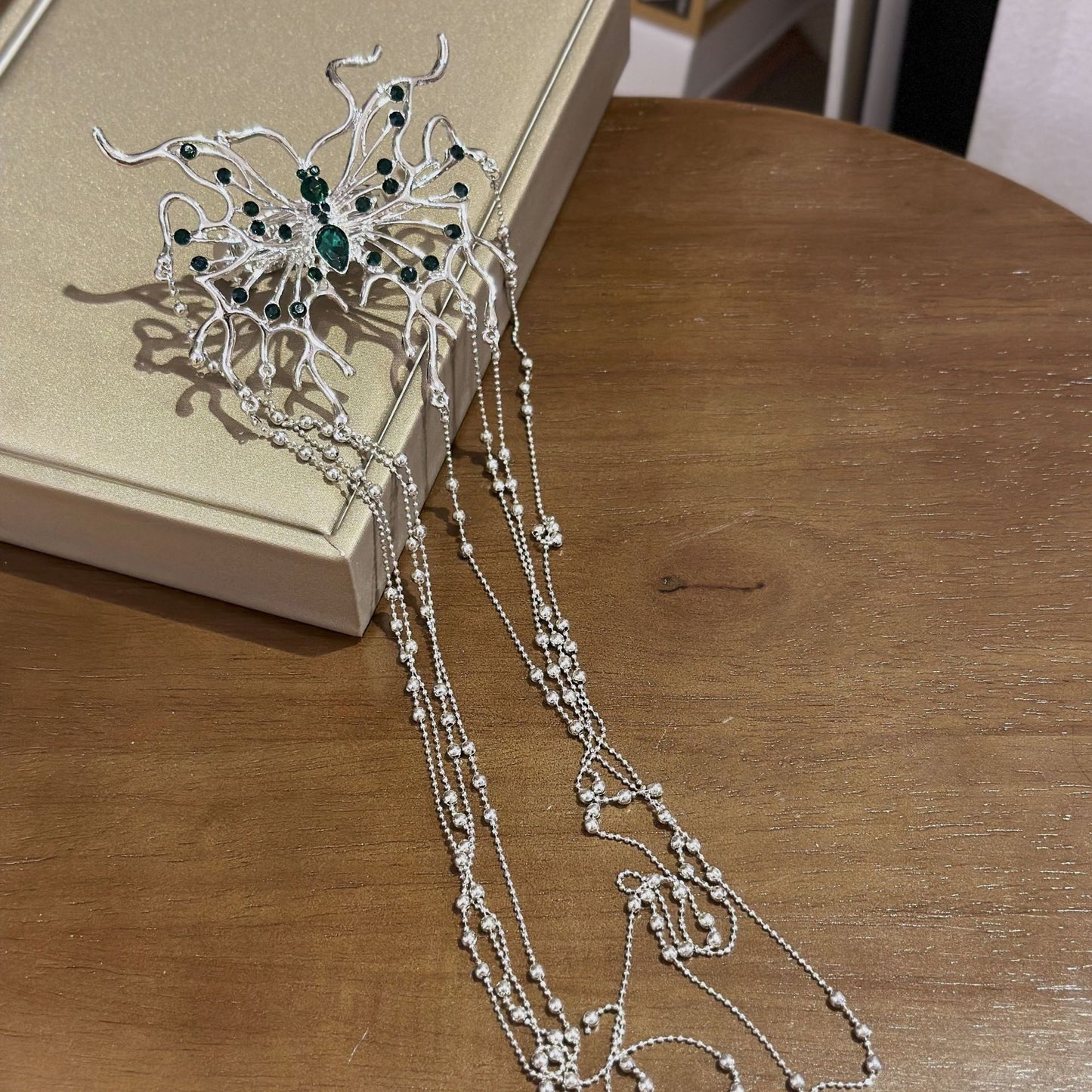 Chic Silver Butterfly Green Rhinestone Designer Tassel Hairpin