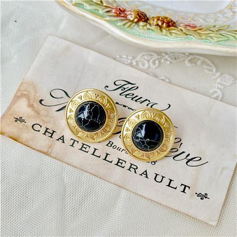 Vintage Stylish Yellow Gold with Black Onyx Button Stud Earring