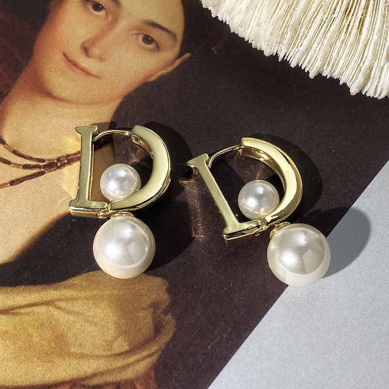 Elegant Gold Letter D and Pearl Clip Earring