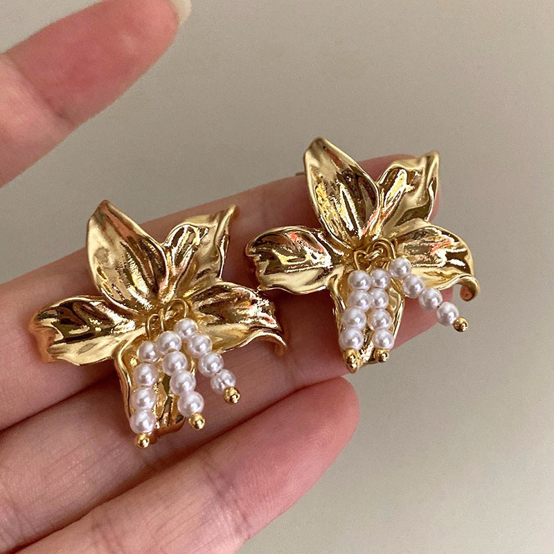 18Karat Gold Sweet Flower and Pearl Fresh Stud Earring