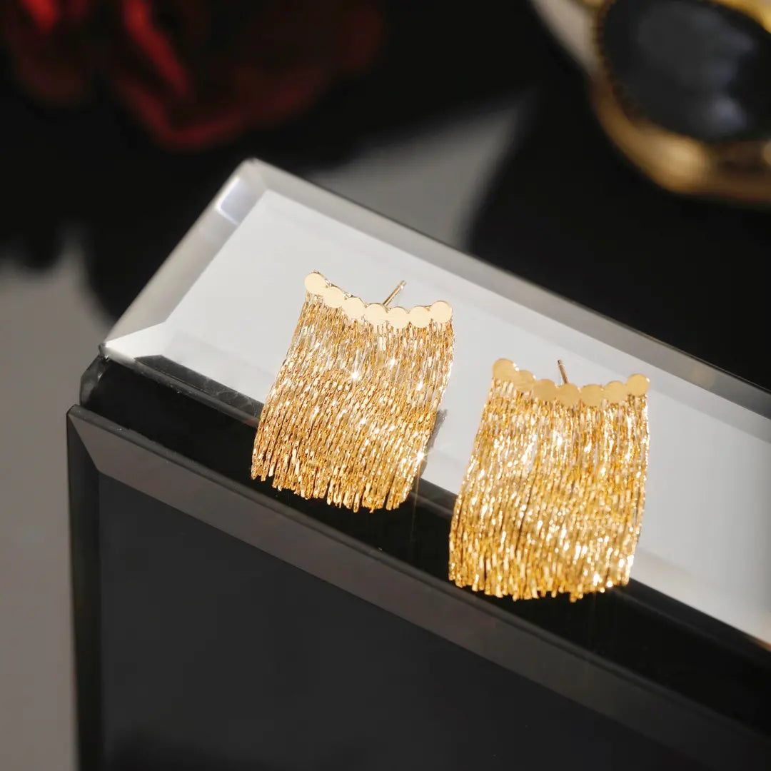 Gold Plating Tassel Arc Shape Stud Earring